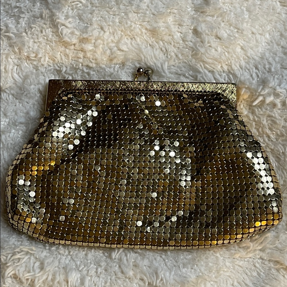 Whiting & Davis kiss lock, Elegant Gold Mesh Clutch/change purse. 1930’s. EUC